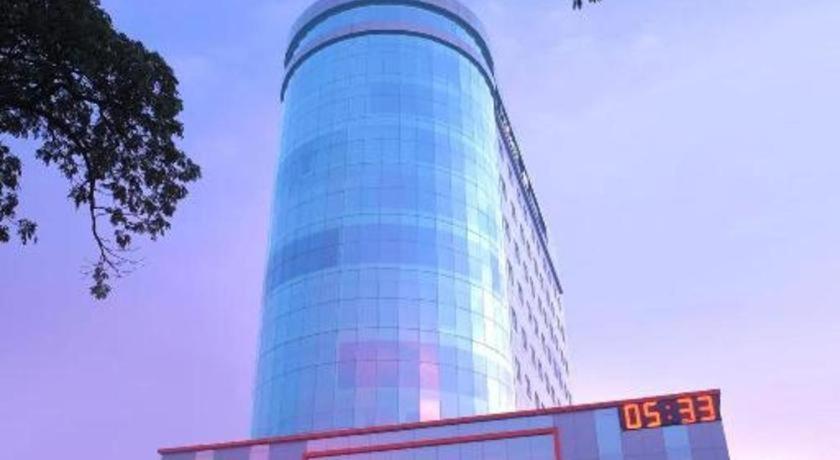 Horison Nindya 3* Semarang