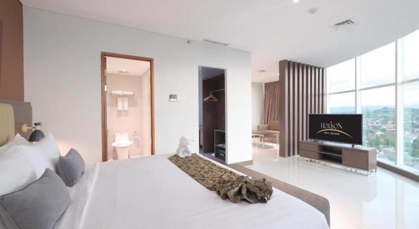 Horison Nindya Hotel